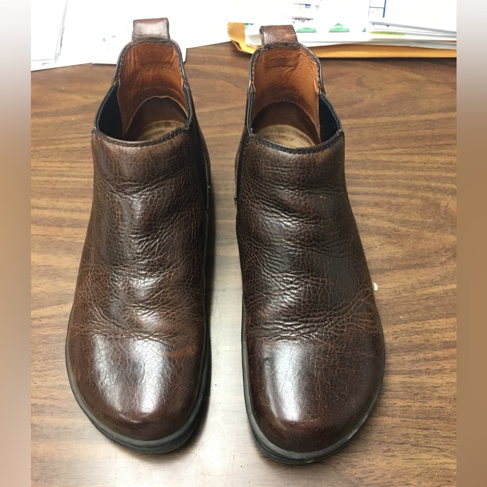 Birkenstock Chelsea Boots U.S Mens 8. Womens 10. Euro 41